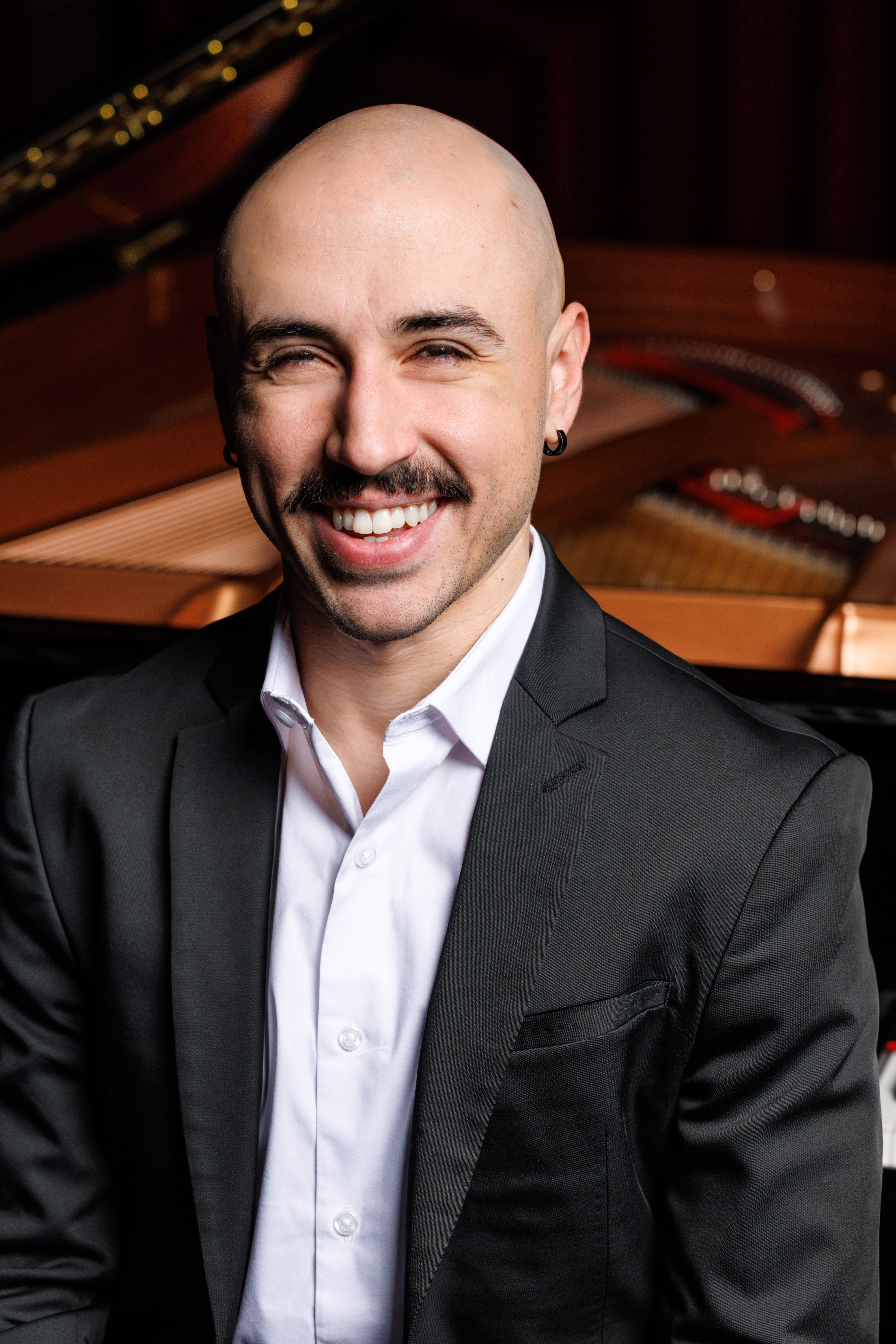 Fran Daniel Laucerica, tenor photo