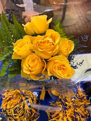 Six rose bouquet